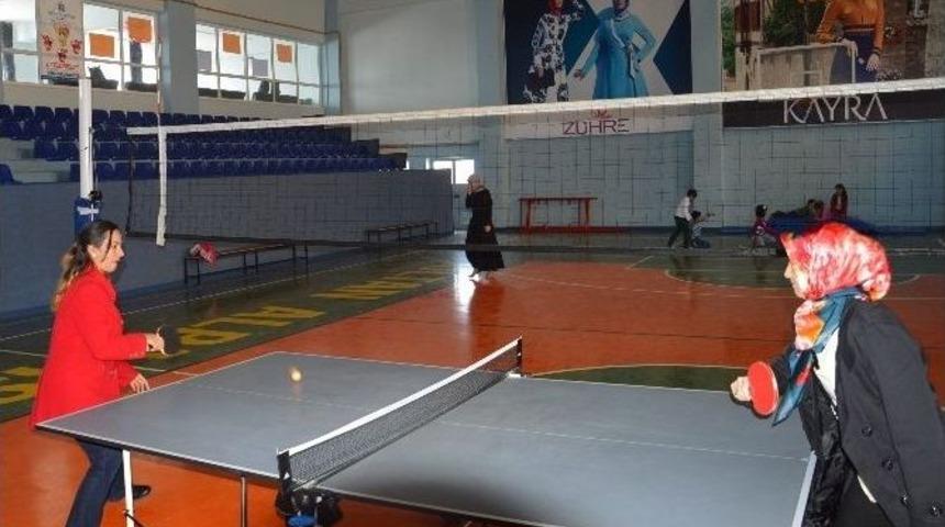 Sultan Alparslan Koleji&rsquo;nde Veliler Masa Tenisinde Yarıştı