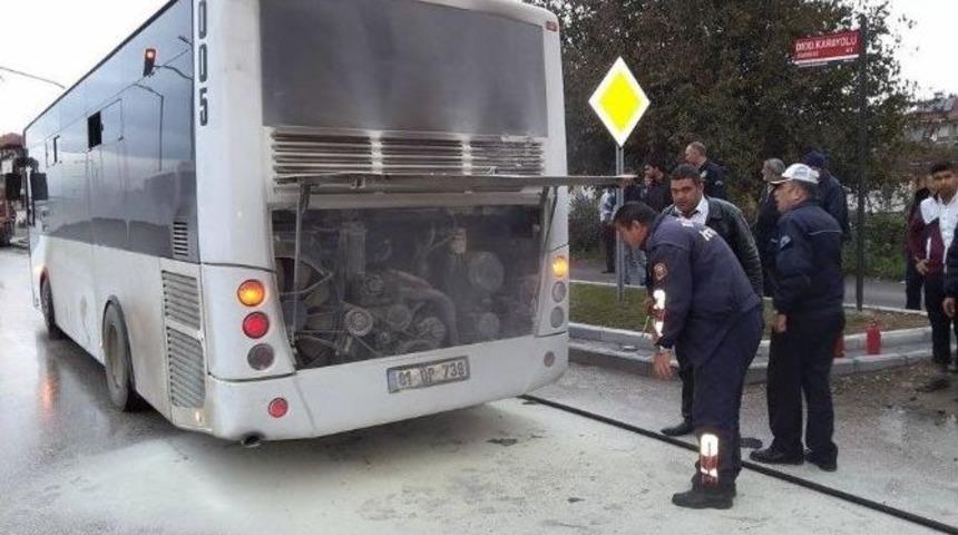 Halk Otob&uuml;s&uuml; Motorundan Dumanlar &Ccedil;ıktı