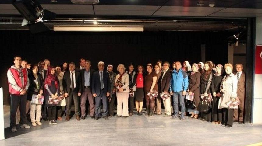 T&uuml;rk S&uuml;sleme Ve Geleneksel El Sanatları Kursları Belge T&ouml;reni Yapıldı