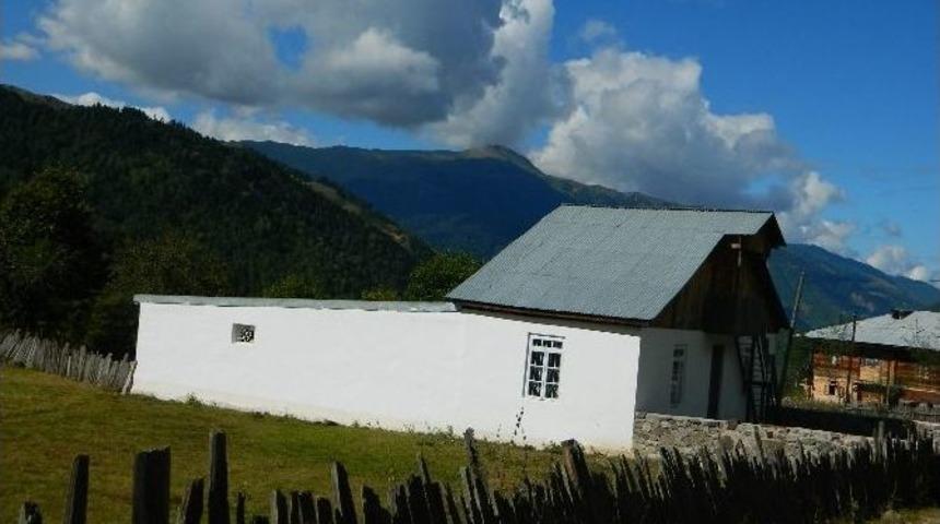 K&ouml;y&uuml;nde M&uuml;ze Oluşturdu