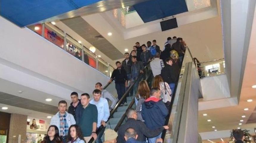 Barut&ccedil;uoğlu Avm, Ziyaret&ccedil;i Akınına Uğruyor