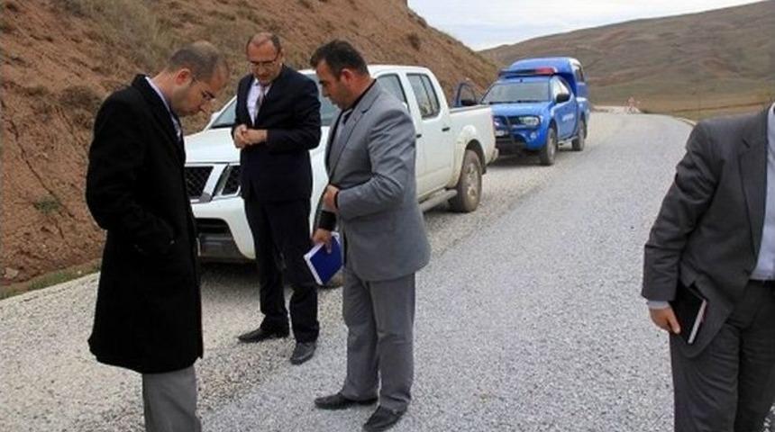 Hafik Kaymakamı &Ouml;zadalı K&ouml;ylerde İncelemelerde Bulundu