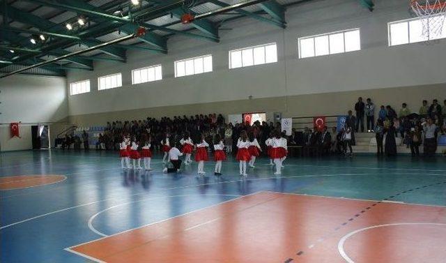 Hozat’ta Spor Tesisleri Açıldı