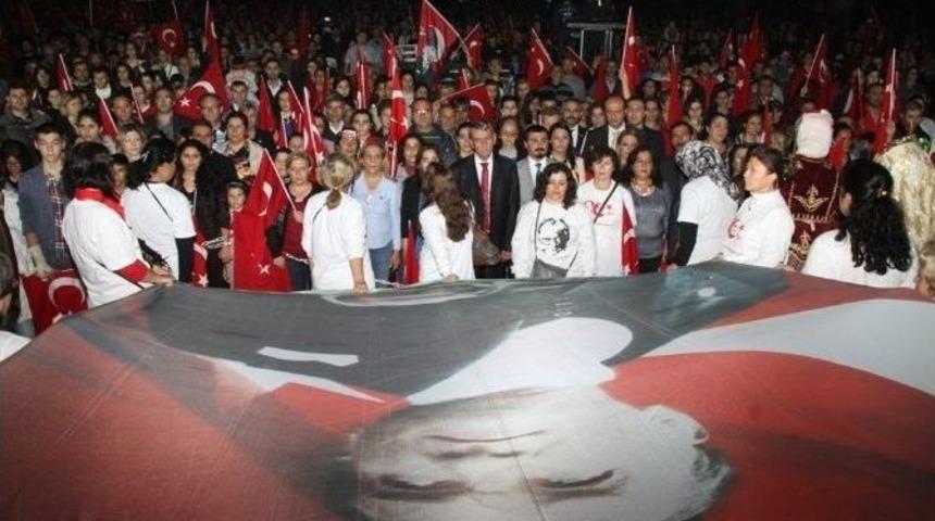 Gaziemir&rsquo;de 29 Ekim Coşkusu