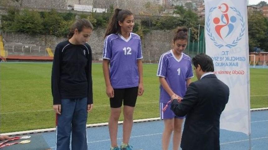 Zonguldak’da Cumhuriyet Yol Koşusu Düzenlendi