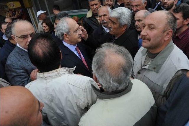 Chp Lideri Kılıçdaroğlu, Ankara Dönüşü Vatandaşlarla Çay İçti