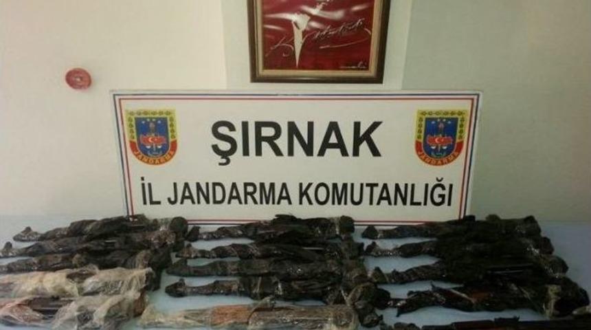 Şırnak&rsquo;ta 15 Adet Kalaşnikof Ele Ge&ccedil;irildi