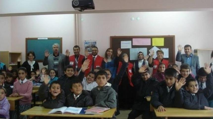 İş Adamı Bağışladı, Kızılay Dağıttı