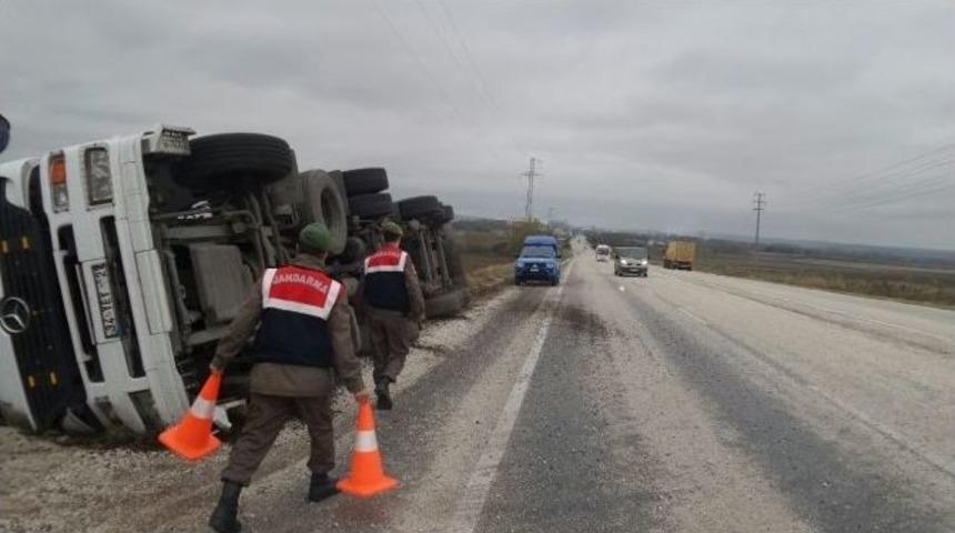 Tekirdağ&rsquo;da Tır Devrildi