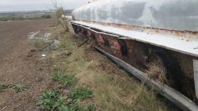 Tekirdağ’da Tır Devrildi