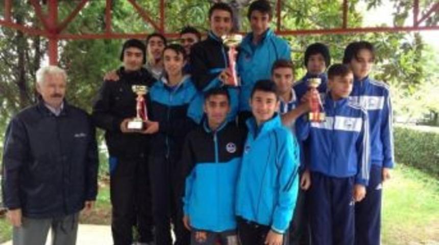 Atletler Bursa&rsquo;da Da Zirvede