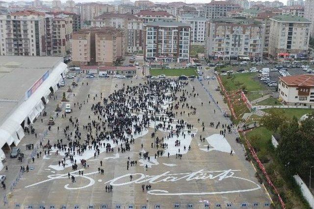 Beylikdüzü’nde 6 Bin Kişilik Dev Atatürk Figürü