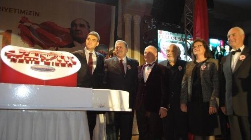 Cumhuriyet&rsquo;in 91. Yılı G&ouml;rkemli Baloyla Kutlandı