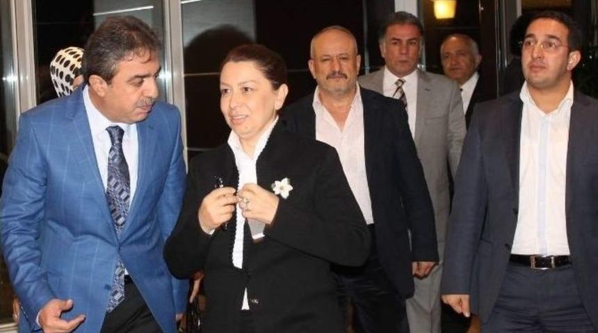 Ak Parti&rsquo;li &Ouml;znur &Ccedil;alık, Siirt&rsquo;teki Stk&rsquo;larla Bir Araya Geldi
