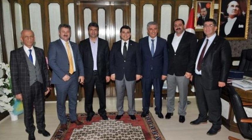 T&uuml;t&uuml;nc&uuml; D&ouml;rt Ayda 53 Belediyeyi Ziyaret Etti