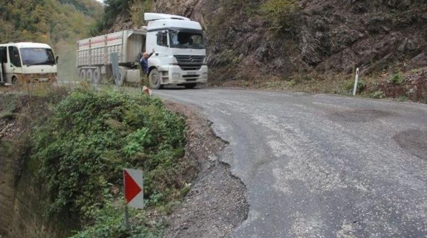 Alaplı Yığılca Karayolu Kazalara Davetiye &Ccedil;ıkarıyor
