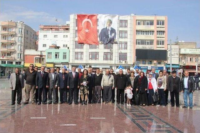 Kilis’te Chp Ve Add’den Alternatif Çelenk Sunma Töreni