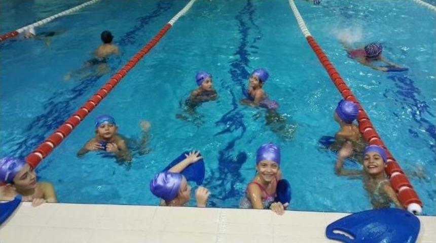 Yunusemre Belediyesi Geleceğin Y&uuml;z&uuml;c&uuml;lerini Yetiştiriyor