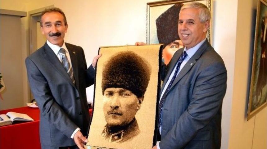S&ouml;ke&rsquo;de Yağlı Boya Atat&uuml;rk Resimleri Sergisi