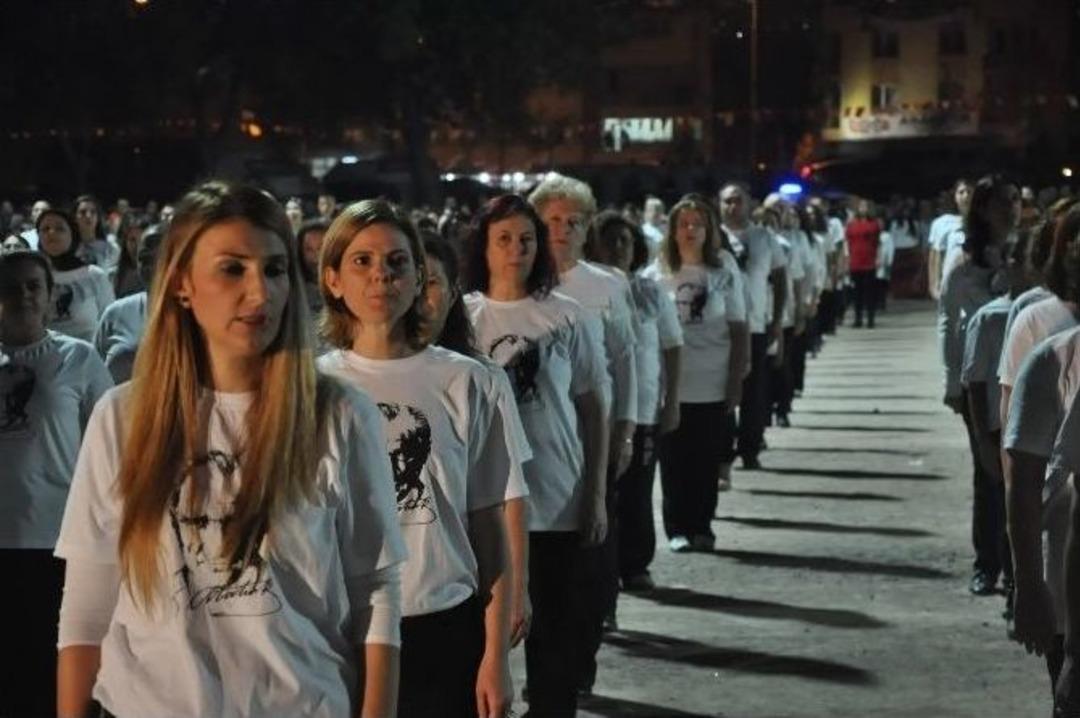 Bayraklı&rsquo;da Hafızalara Kazınan Cumhuriyet Kutlaması