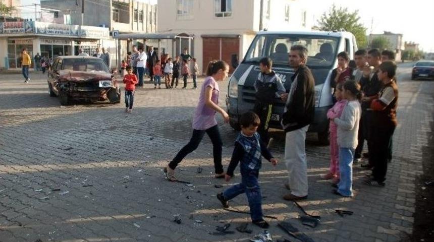 Otomobil İle Kamyonet &Ccedil;arpıştı