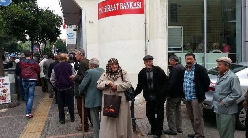 Sanki Bedava Para Kuyruğu