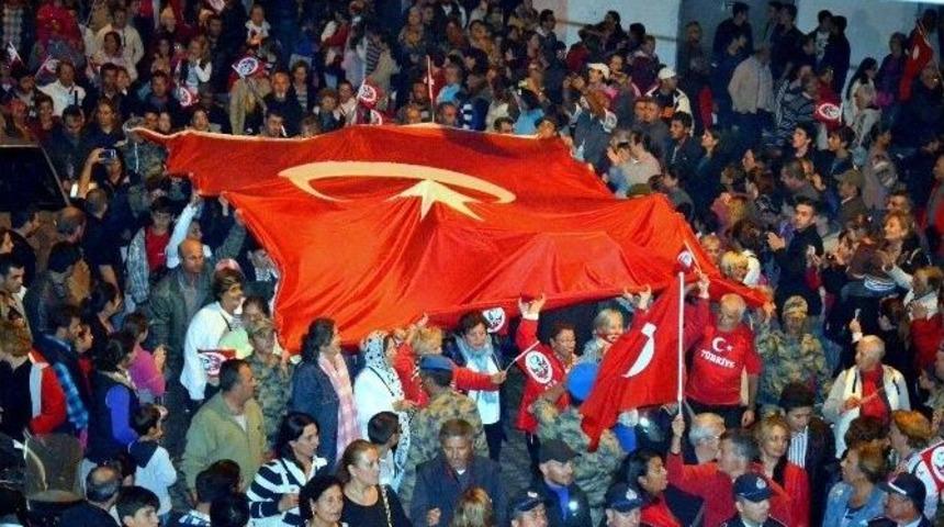 Anırkabir&rsquo;de Hazırlanan Bayrak Dat&ccedil;a Sokaklarında