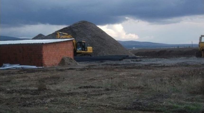 Sorkun K&ouml;y&uuml; Dere Havzasından İzinsiz Kum Alındığı İddiası