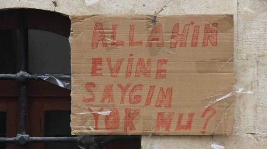 Caminin Duvarının Yanına &Ccedil;&ouml;p Atanlara İlgin&ccedil; Uyarı