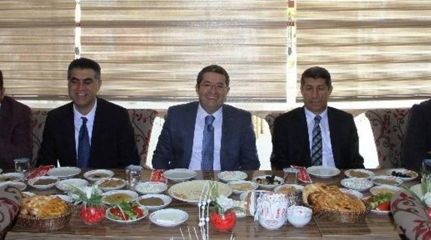 T&uuml;rkiye&rsquo;nin İş Adamları Van&rsquo;da Buluşuyor