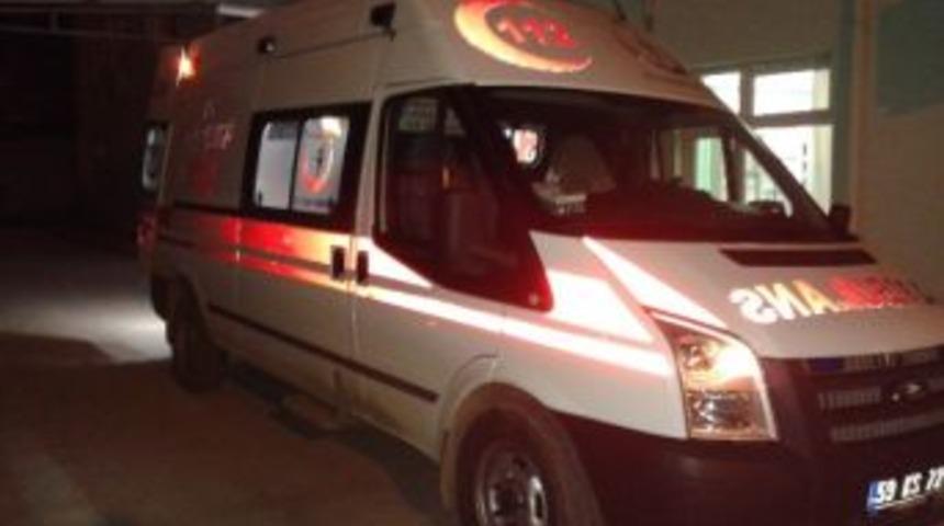 Otomobil Şarampole Devrildi: 1 Yaralı