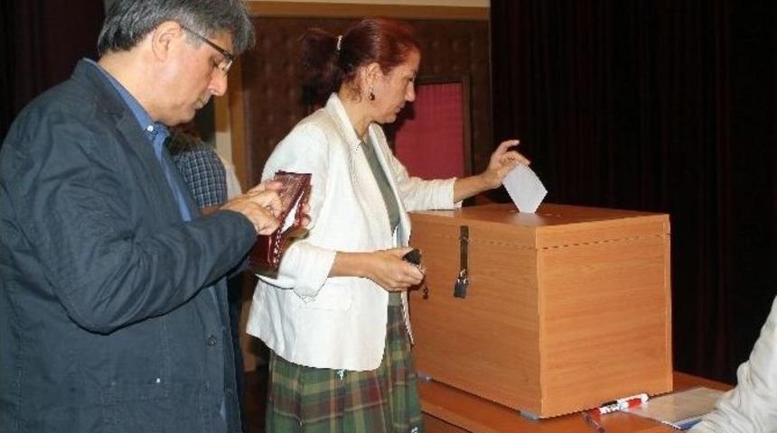 Me&uuml;&rsquo;de Rekt&ouml;r Adayı Belirleme Se&ccedil;imleri Başladı