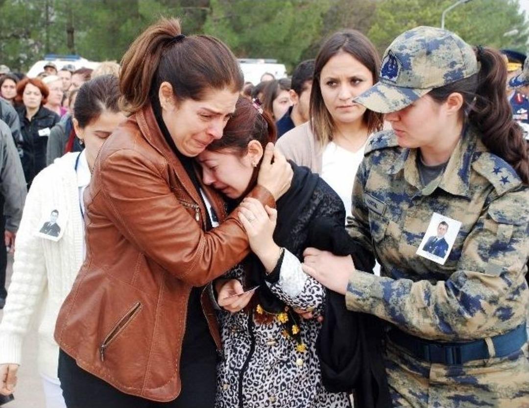 Şehit Astsubay G&ouml;zyaşları İle Uğurlandı