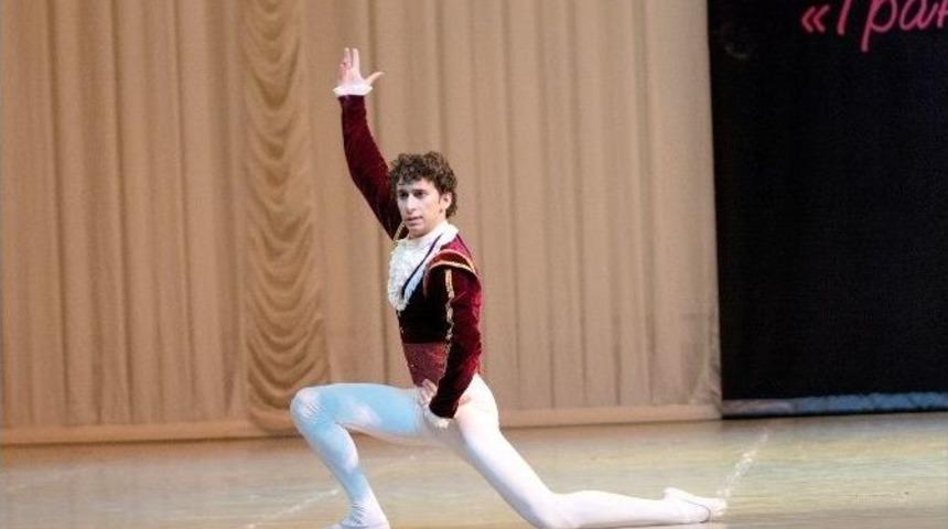 Devlet Opera Ve Balesi Sibirya&rsquo;dan &Ouml;d&uuml;llerle D&ouml;nd&uuml;