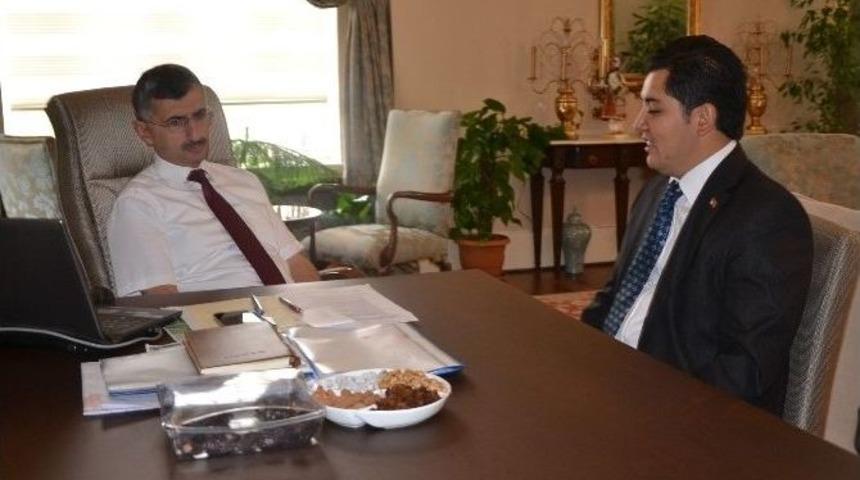 Manisa Kiraz &Uuml;reticileri Birliği Vali Bektaş&rsquo;ı Ziyaret Etti