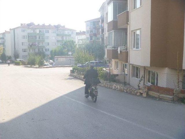 Bilecik Polisinden Motosiklet Sürücülerine Kask Uyarısı