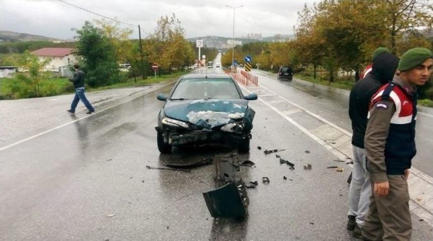 Kocaeli&rsquo;de Trafik Kazası: 4 Yaralı