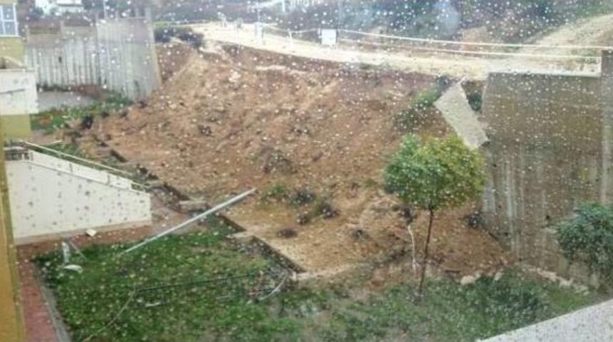 Okulun İstinat Duvarı Çöktü, Öğrenciler Tahliye Edildi