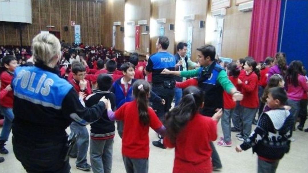 Tekirdağ&rsquo;da &Ouml;ğrenciler, Toplum Destekli Polisler Sayesinde Hem Eğlendi Hem &Ouml;ğrendi