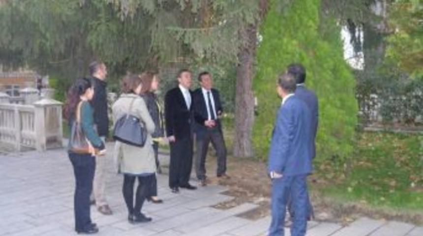 Ak Parti&rsquo;li Vural Kavuncu: 3 Ağacın Yerinin Değiştirilmesini İstismar Konusu Yaptılar