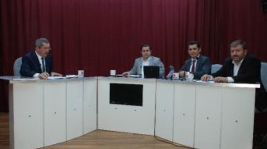 Vergili Canlı Yayına Gazetecilerin Sorularını Cevapladı