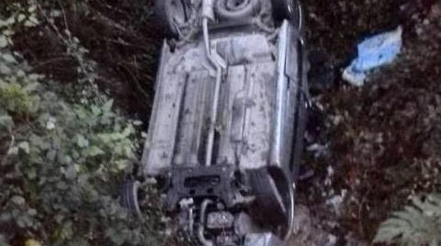 Otomobil Şarampole Yuvarlandı: 1 Yaralı