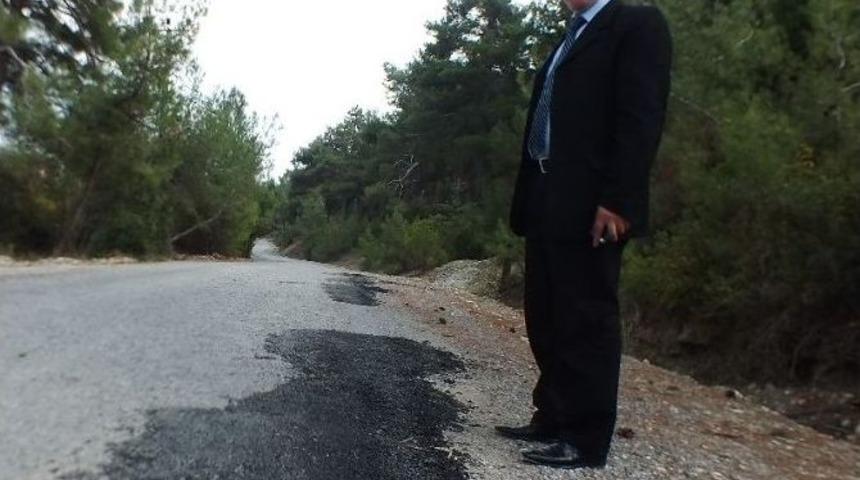 Korkuteli&rsquo;nde Yol &Ccedil;alışmaları Devam Ediyor