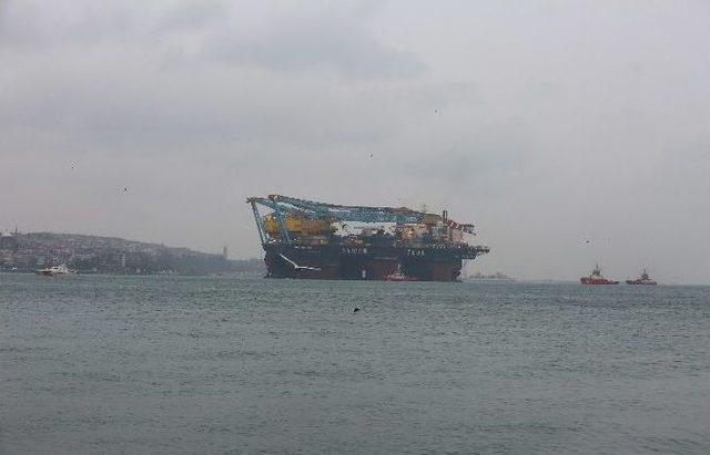 Dev Gemi İstanbul Boğazı’ndan Geçiş Yaptı