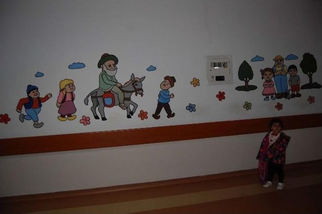 &Ccedil;ocuk Servisine &Ccedil;izgi Film Karekterleri &Ccedil;izildi