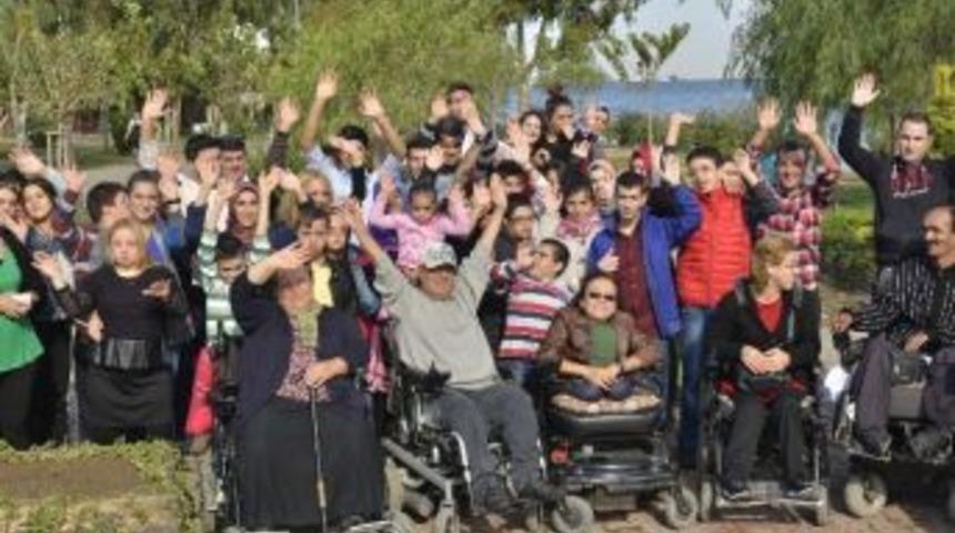 B&uuml;y&uuml;kşehir Sahip &Ccedil;ıktı Engelliler Elele Verdi