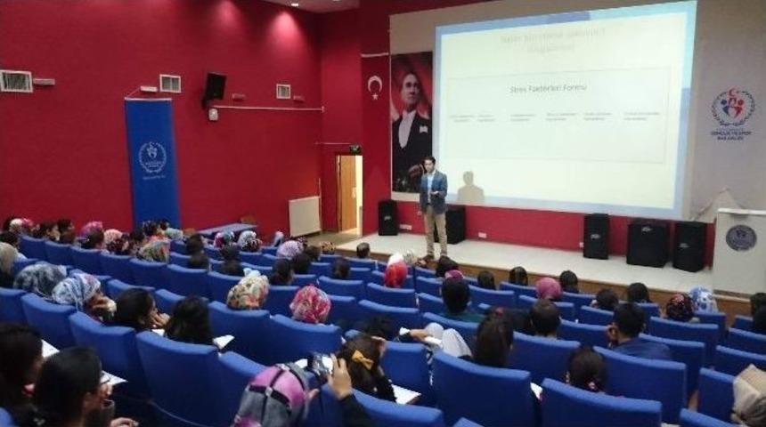 Yurt &Ouml;ğrencilerine Anlamlı Seminer