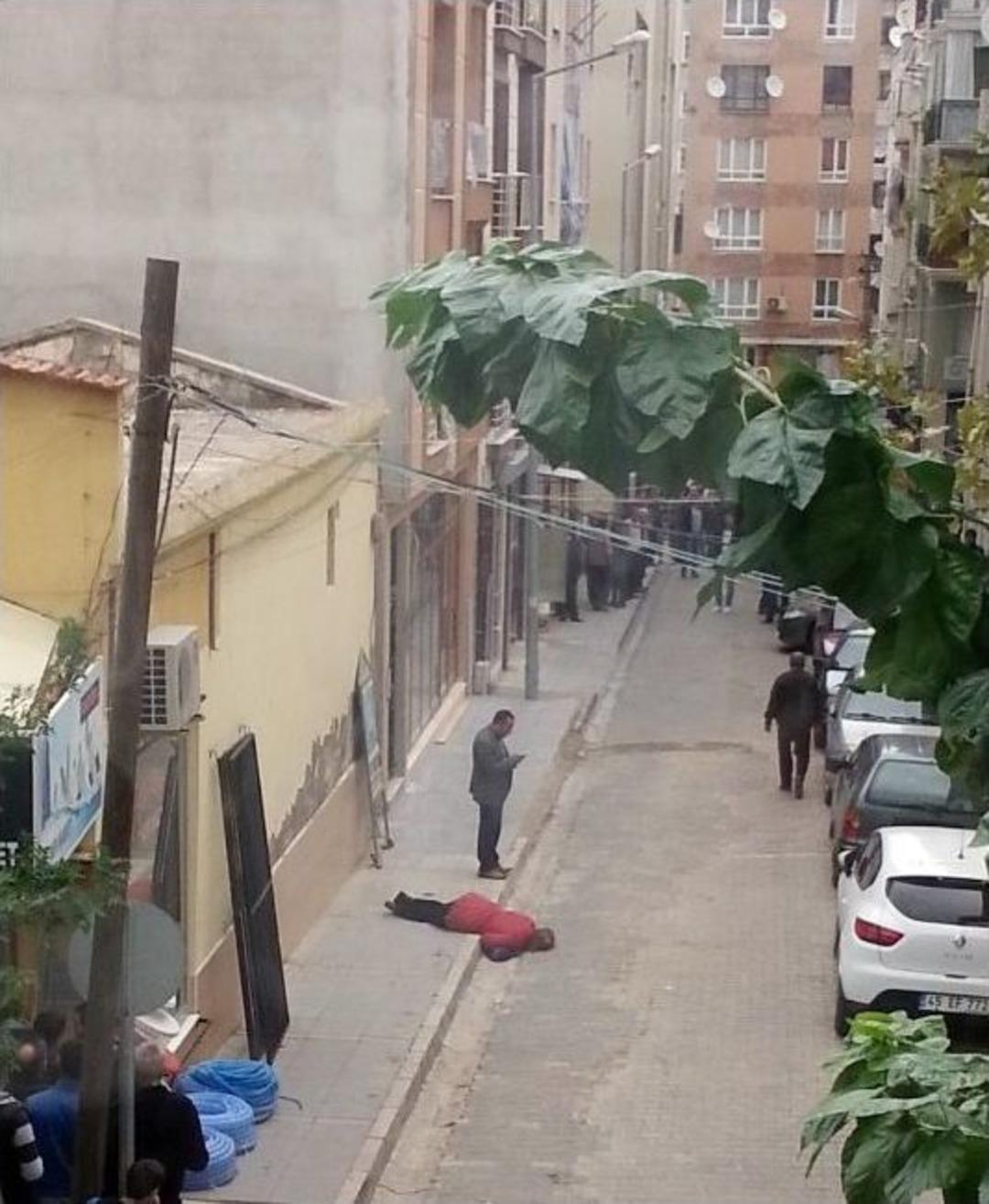 Sevgilisini Vurup Başında Bekledi