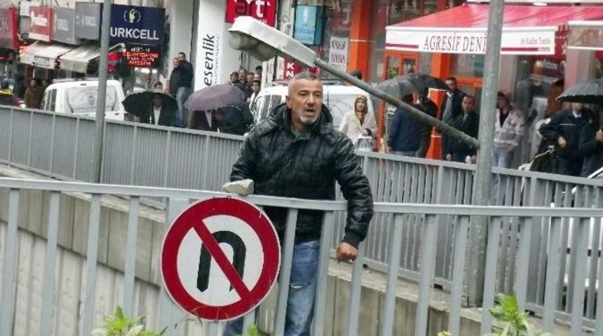 K&ouml;pr&uuml;den Atlamaya Kalkıştı, Polis Zor İkna Etti