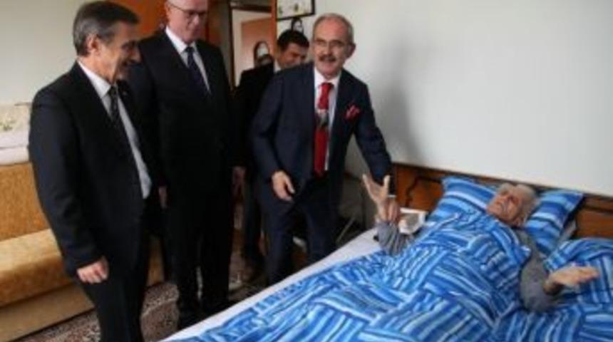 Başkanlardan &rsquo;ahmet Amca&rsquo;ya Ziyaret